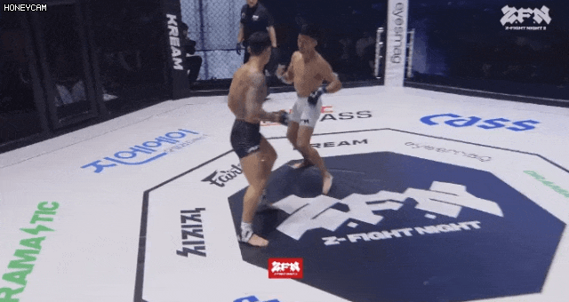 오늘자 한국 격투기 선수의 미친 UFC 데뷔전 ㄷㄷ...GIF