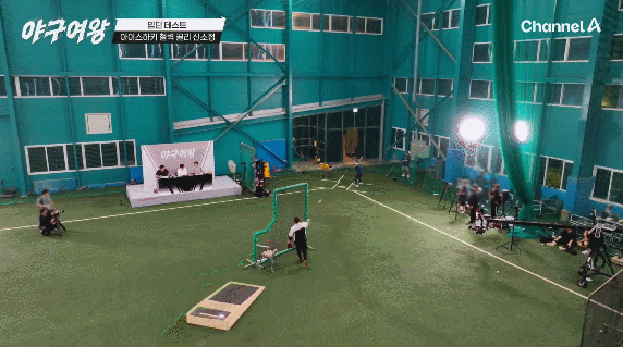 여자 아이스하키 국대 골리 출신의 야구 포수 실력 ㄷㄷ