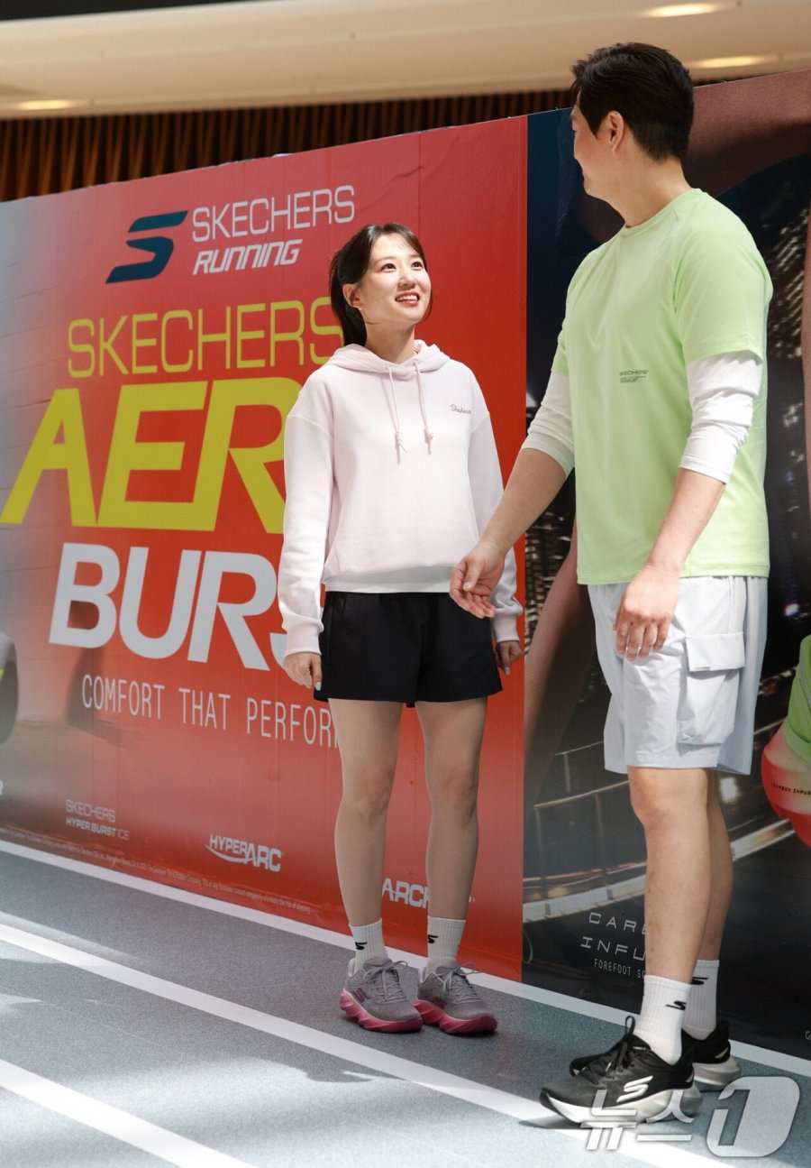 키 5cm가 아쉬운 여자 배우..gif