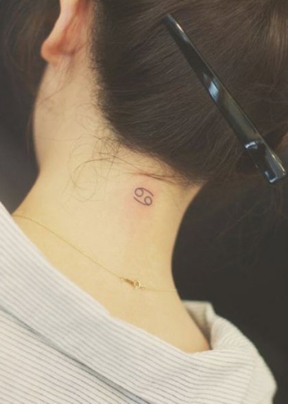 조신한 스타일의 누나의 문신.jpg