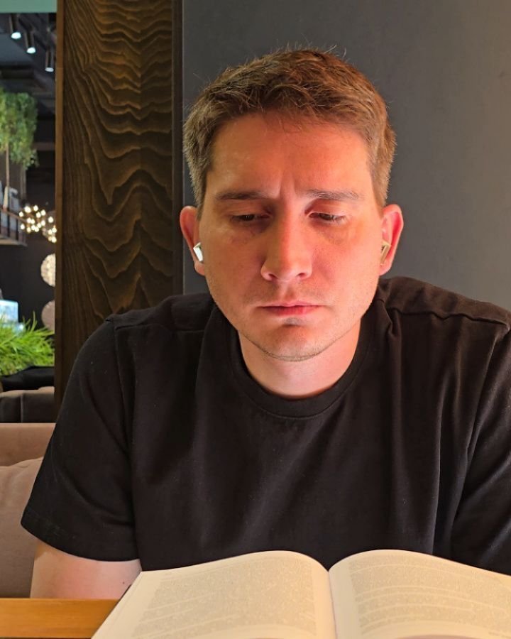 흔한 러시아인의 행복한 표정.jpg