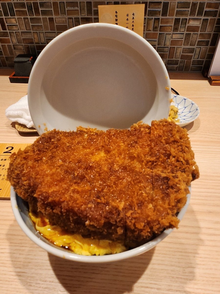 일본 도쿄 식당에서 판매하고 있는 돈까스덮밥