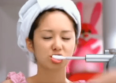 15분만 누워있으면 끝...샤워부터 건조도 해주는 '인간 세탁기'